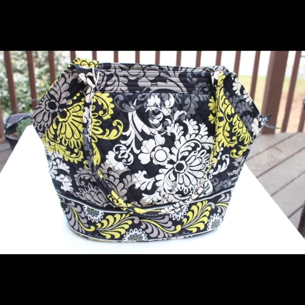 Vera Bradley tote bag